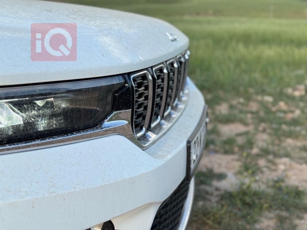 جیپ گراند شیرۆکی